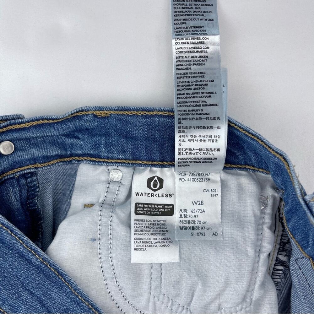 Levi's High Rise Shorts - Picture 8 of 10